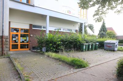 Eingang Grundschule Enger-Mitte (03.08.2020)
