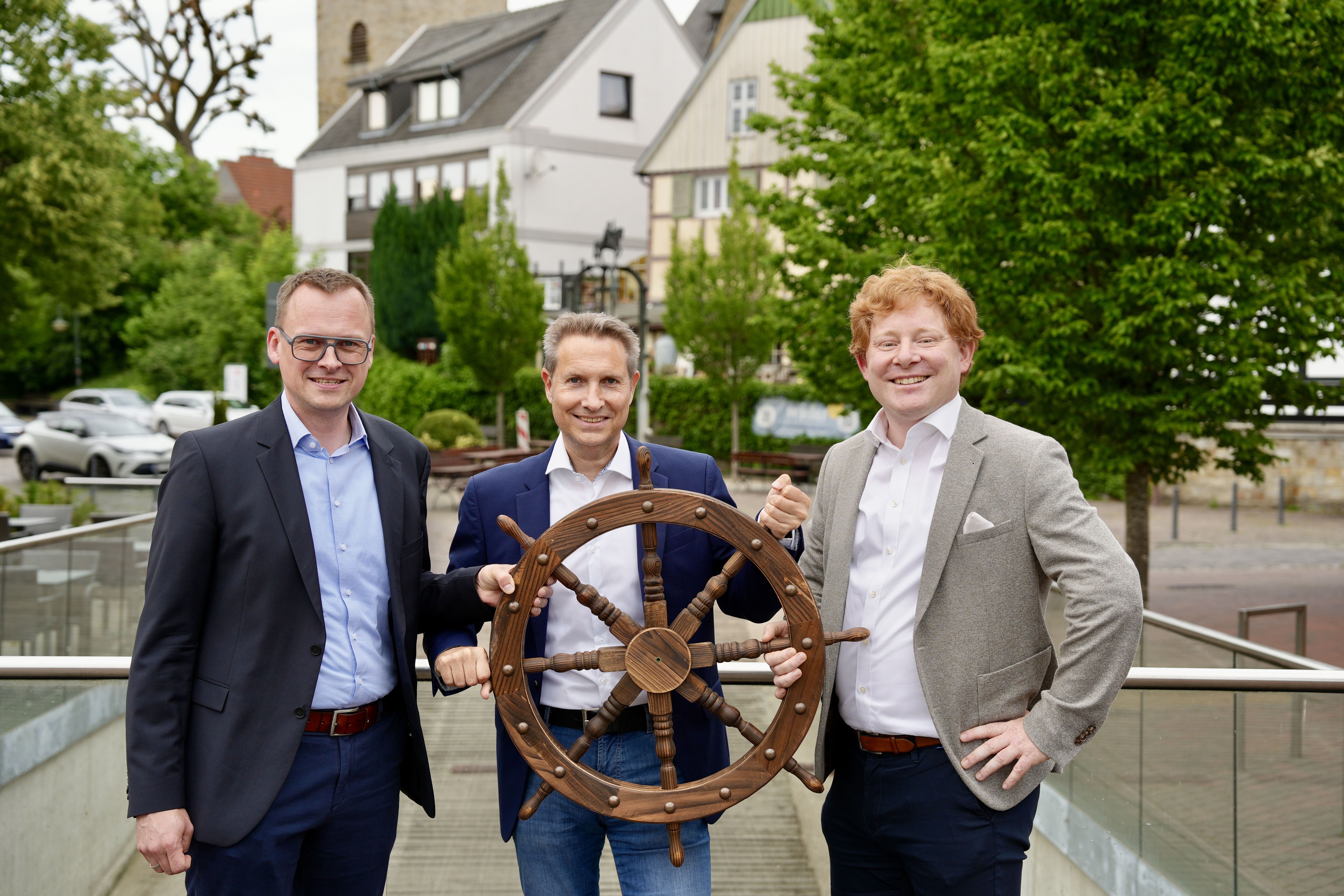 Setzen auf einen klaren Kurs fr Enger: (v.l.) Stadtverbandsvorsitzender Ronald Abrock, Brgermeisterkandidat Stefan Bske und Fraktionsvorsitzender Ren Siekmann